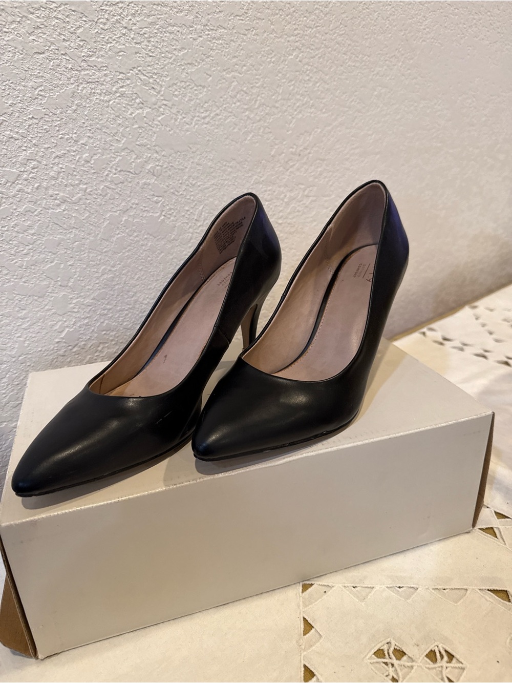 Apt. 9 Black Pointed-Toe Pump